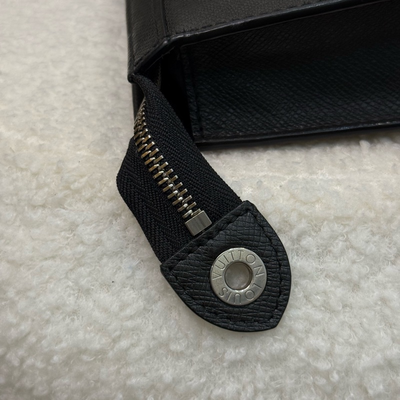 Lv經典手拿包-10