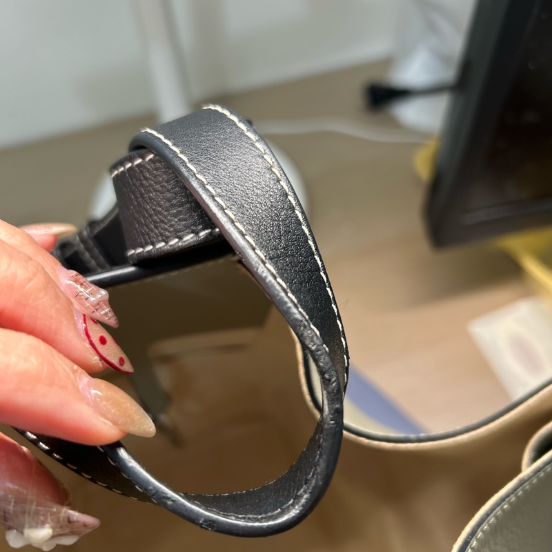 Loewe Hammock small  吊床包 小號-38