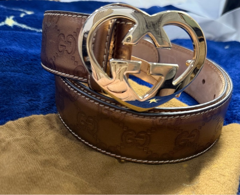 Gucci 雙G全皮壓紋愛心皮帶95/38-0