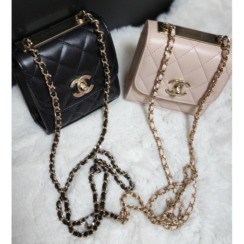 CHANEL 黑色、粉紅米色和香檳金色迷你翻蓋包-0