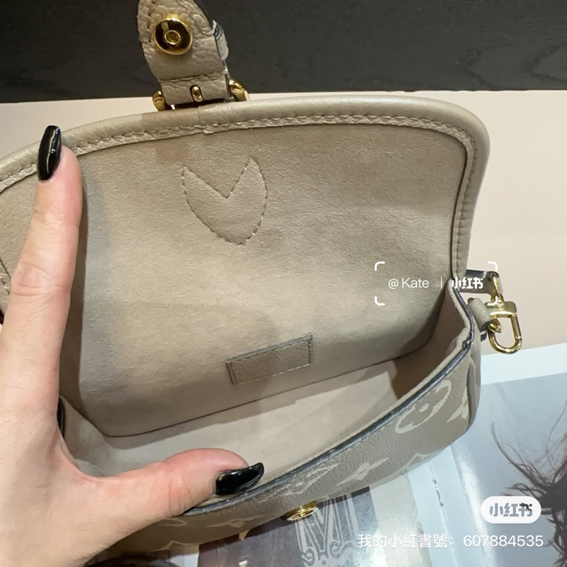 LV 斑鳩灰金釦Nano Diane手提斜背包-6