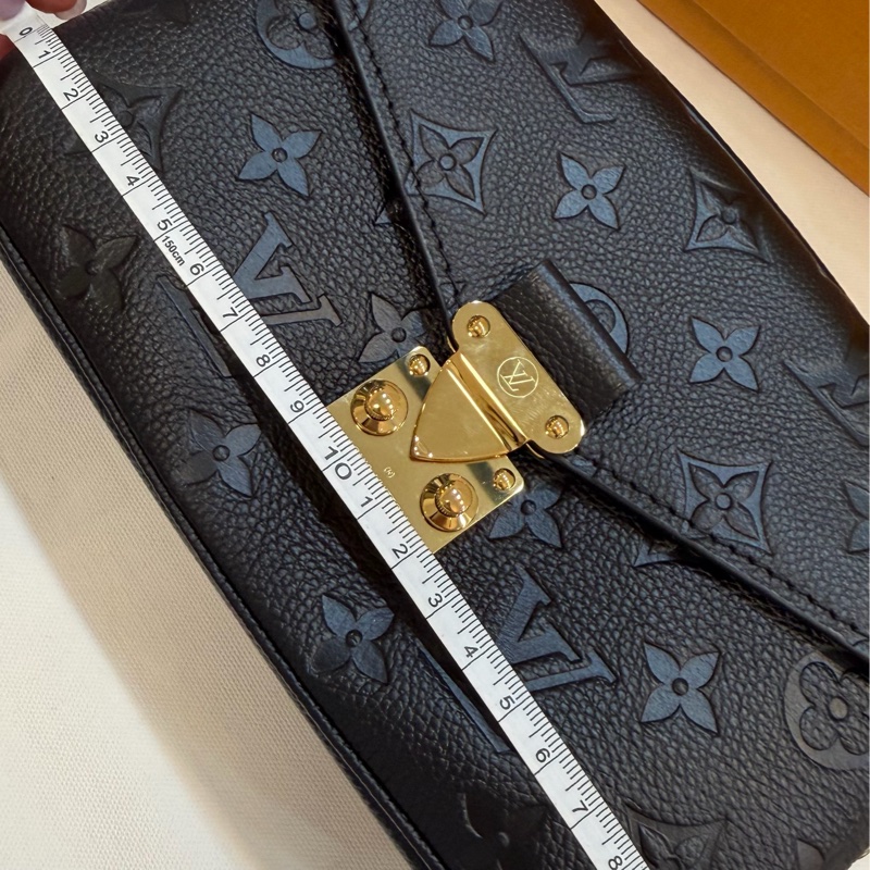 Lv全皮黑色mini小郵差-3