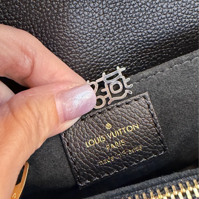 Lv全皮黑色mini小郵差-11