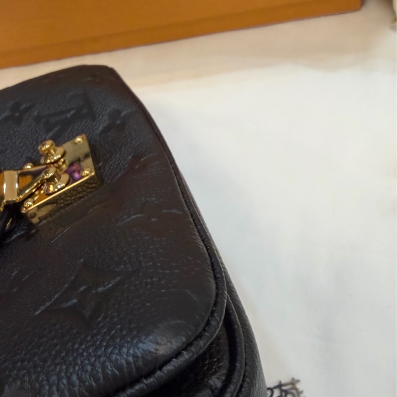 Lv全皮黑色mini小郵差-21