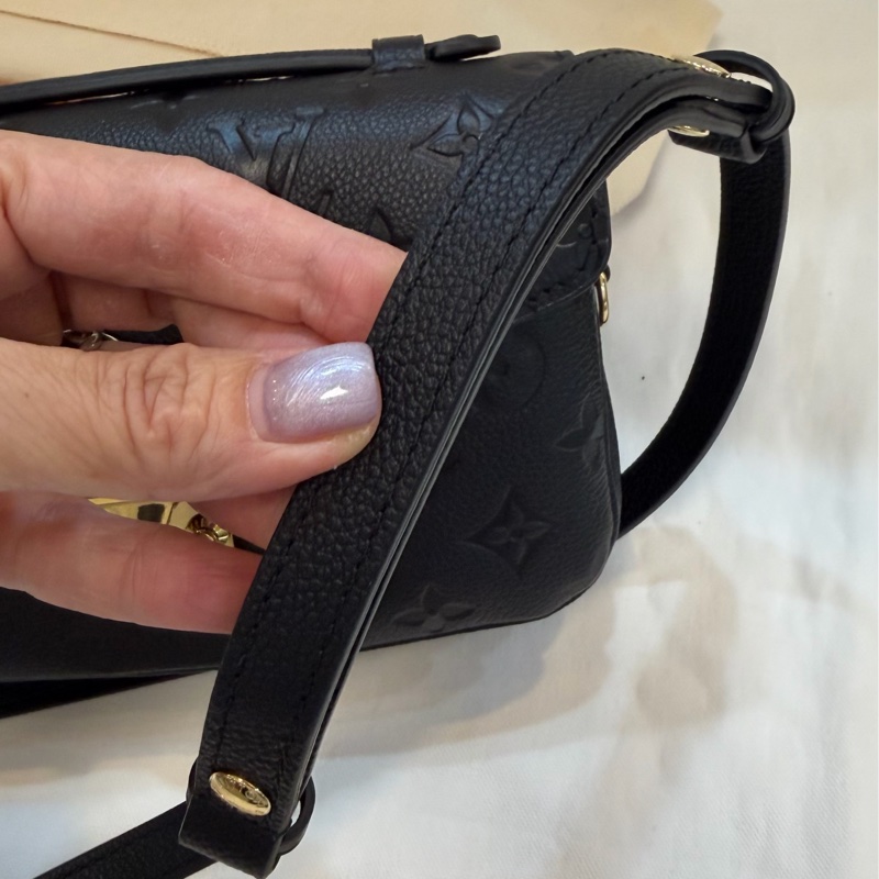 Lv全皮黑色mini小郵差-34