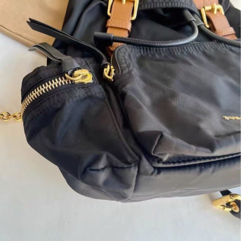 BURBERRY 金扣尼龍抽繩後背包 28*42*15 98新配件 塵袋-5