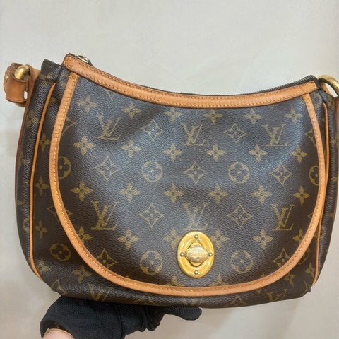 Lv老花 字紋 肚臍 單背包