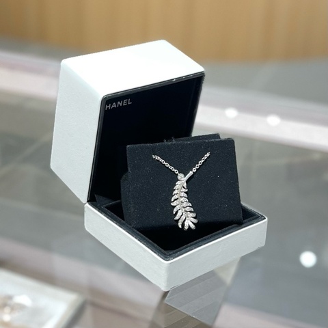 Chanel香奈儿高级珠宝Plume系列羽毛项链