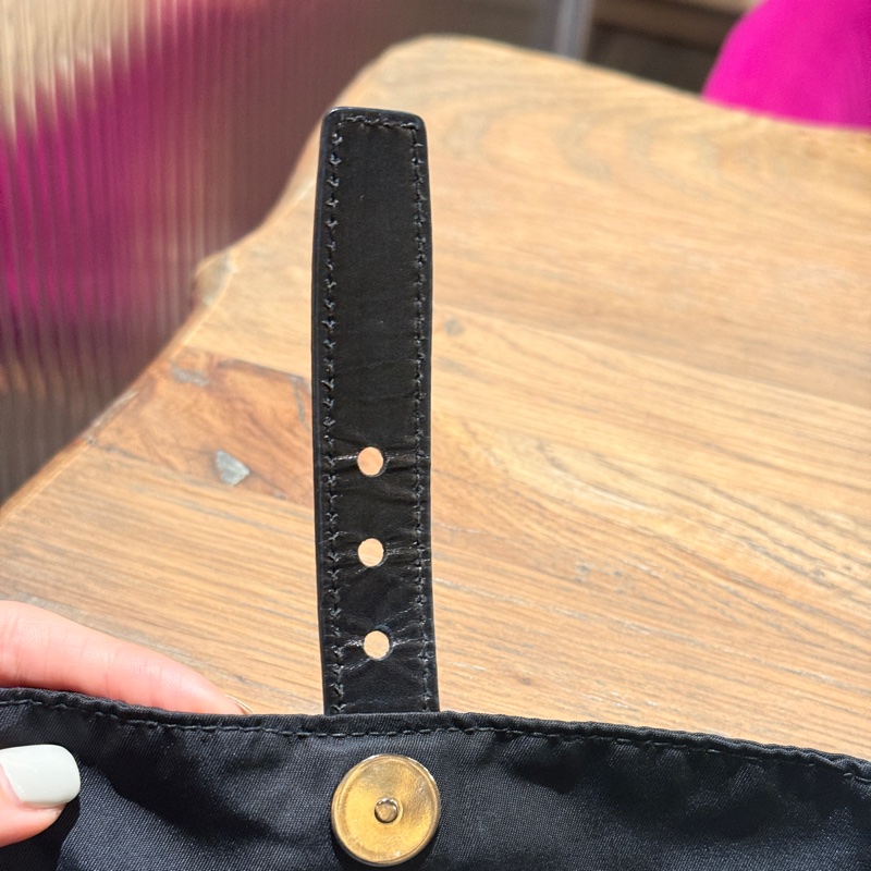 磁扣款！專櫃7萬9！不錯的9新✨超好用的Prada降落傘🖤黑色尼龍 後背包 超輕 耐用 耐磨 防潑水-3