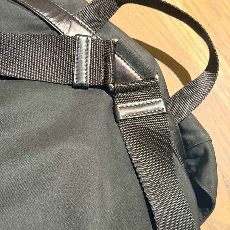 磁扣款！專櫃7萬9！不錯的9新✨超好用的Prada降落傘🖤黑色尼龍 後背包 超輕 耐用 耐磨 防潑水-19