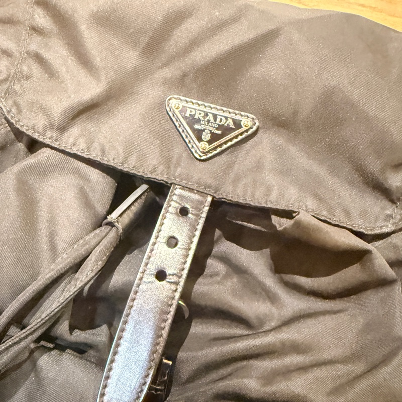 磁扣款！專櫃7萬9！不錯的9新✨超好用的Prada降落傘🖤黑色尼龍 後背包 超輕 耐用 耐磨 防潑水-24