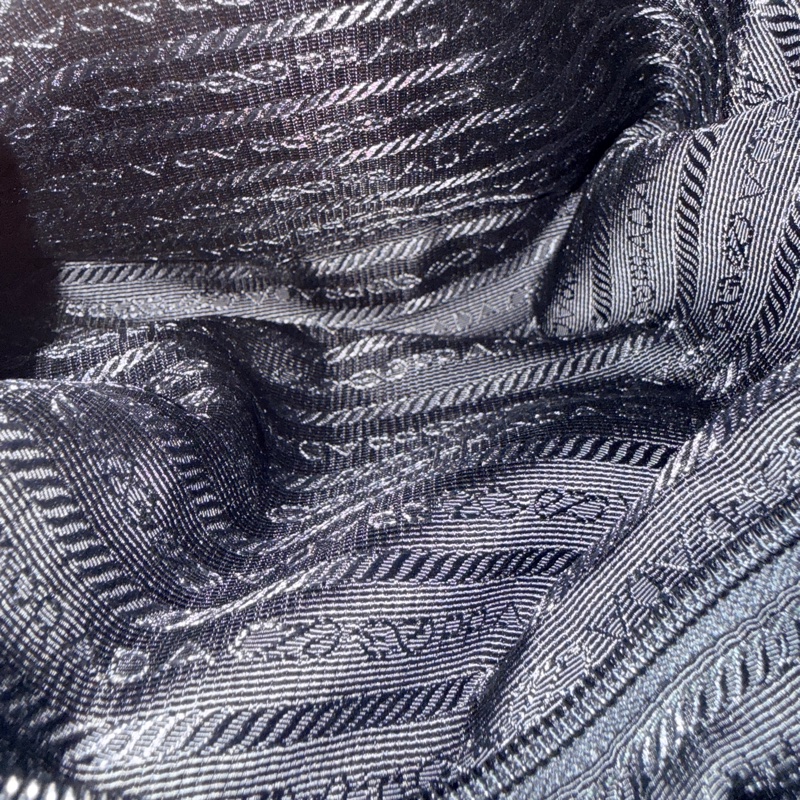 磁扣款！專櫃7萬9！不錯的9新✨超好用的Prada降落傘🖤黑色尼龍 後背包 超輕 耐用 耐磨 防潑水-26