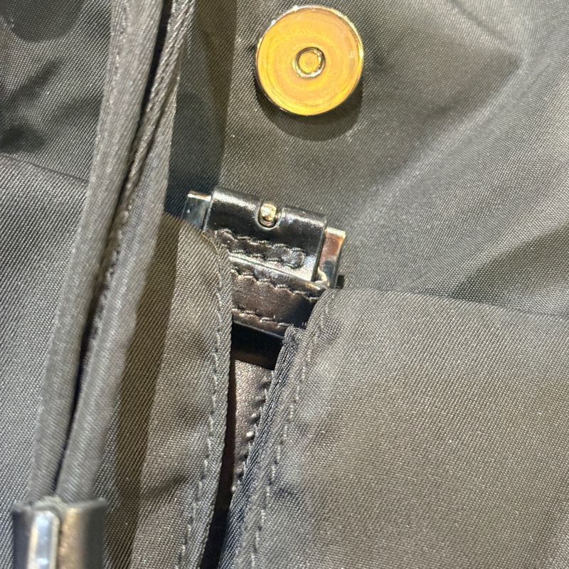 磁扣款！專櫃7萬9！不錯的9新✨超好用的Prada降落傘🖤黑色尼龍 後背包 超輕 耐用 耐磨 防潑水-33