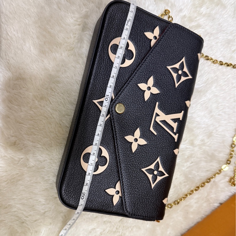 LV 很好用的款 晶片款 牛皮斜揹包 黑色牛皮 拼色 斜背包 櫃上更貴的拼色款-10