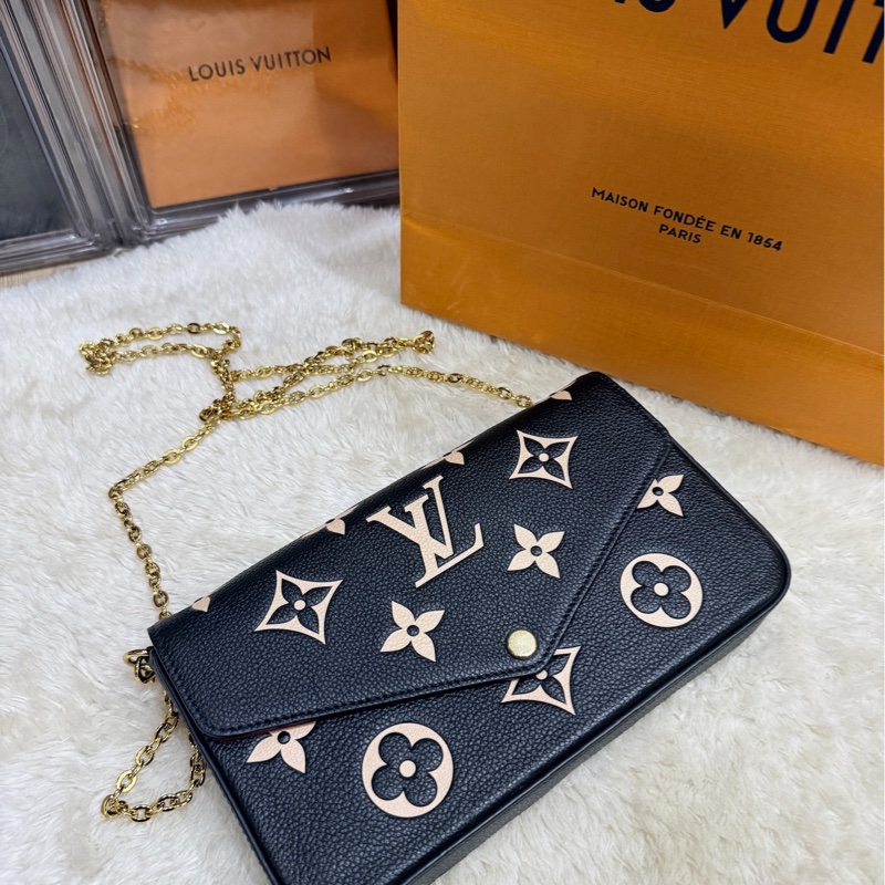 LV 很好用的款 晶片款 牛皮斜揹包 黑色牛皮 拼色 斜背包 櫃上更貴的拼色款-11