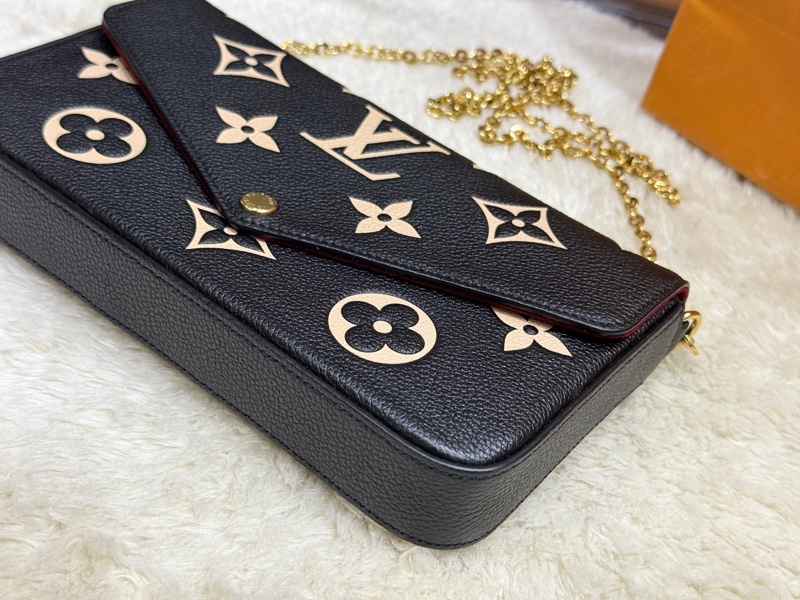 LV 很好用的款 晶片款 牛皮斜揹包 黑色牛皮 拼色 斜背包 櫃上更貴的拼色款-20