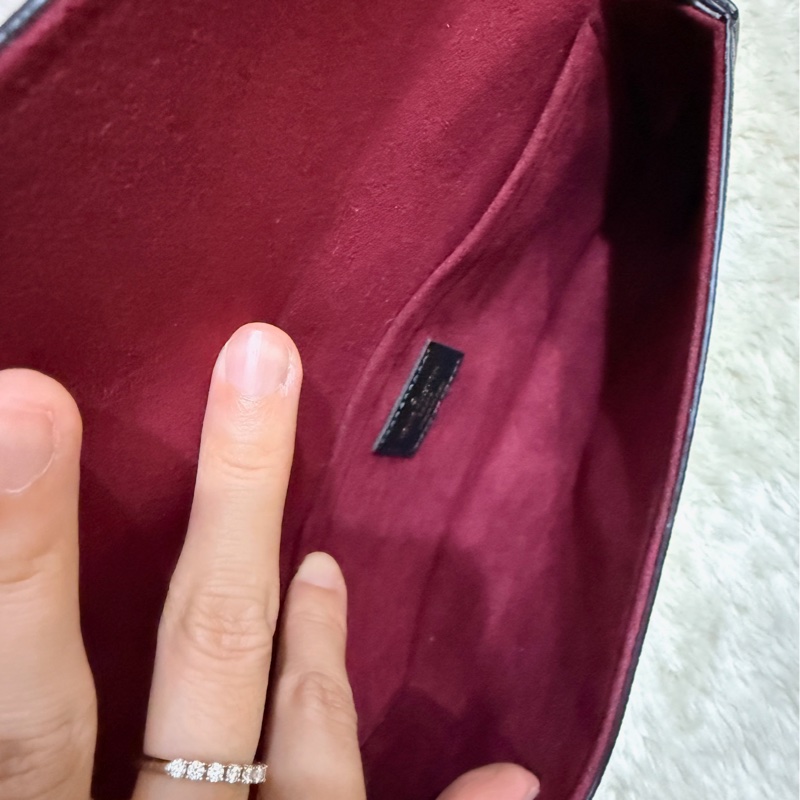 LV 很好用的款 晶片款 牛皮斜揹包 黑色牛皮 拼色 斜背包 櫃上更貴的拼色款-28