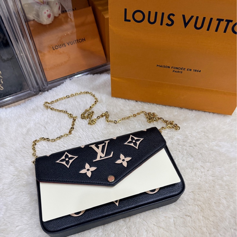 LV 很好用的款 晶片款 牛皮斜揹包 黑色牛皮 拼色 斜背包 櫃上更貴的拼色款-36