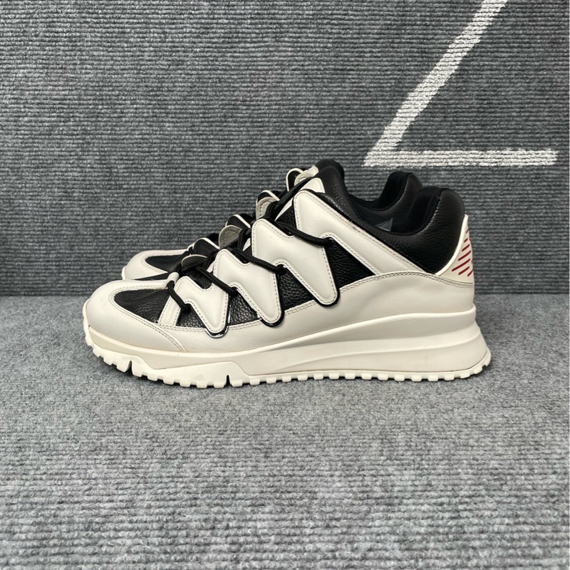 97新  LV 黑白色皮面運動鞋  40碼-1