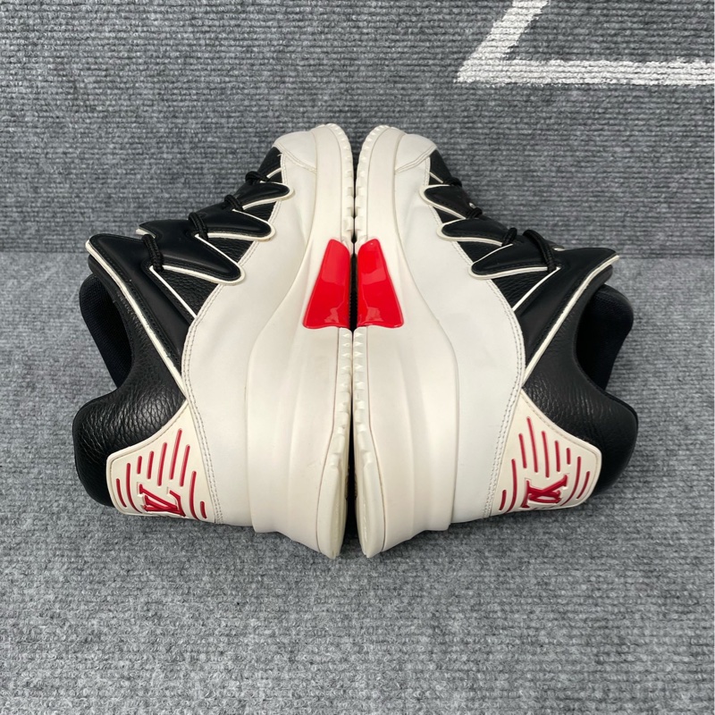 97新  LV 黑白色皮面運動鞋  40碼-4