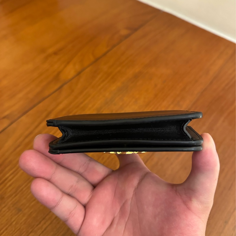 CELINE 黑亮皮凱旋門LOGO釦式短夾-18