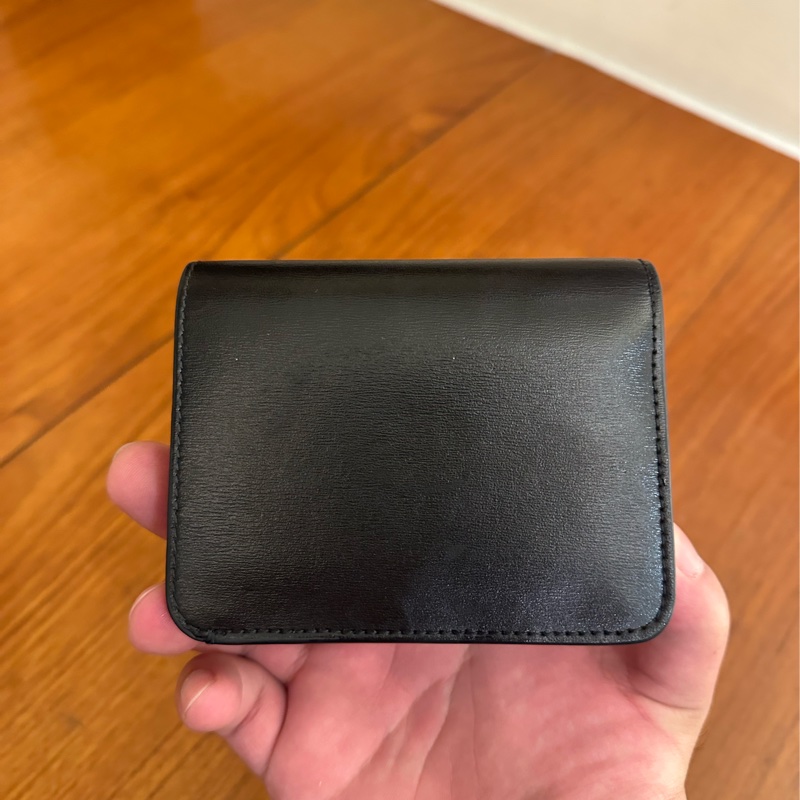 CELINE 黑亮皮凱旋門LOGO釦式短夾-19