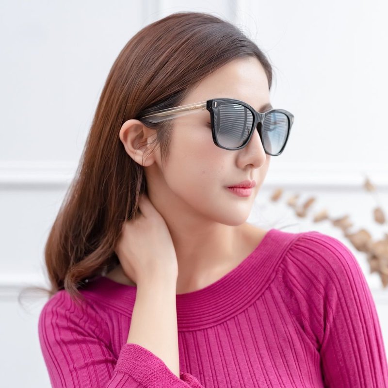 FENDI 太陽眼鏡(黑色)-6