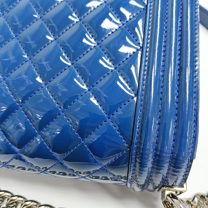 CHANEL BOY CHANEL中號藍色漆皮菱格紋絎縫斜挎包單肩包銀色五金20開可拆卸肩帶-13