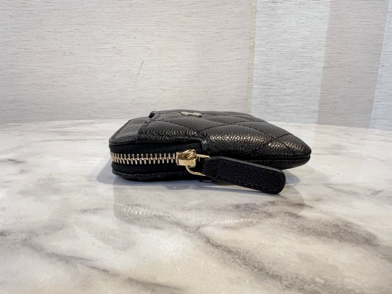 Chanel 黑荔枝牛皮淡金釦5卡ㄇ拉零錢包-4