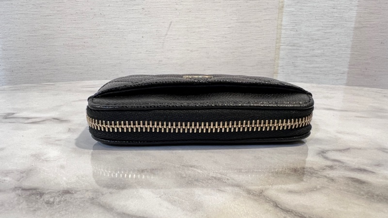 Chanel 黑荔枝牛皮淡金釦5卡ㄇ拉零錢包-5