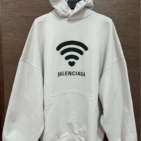 巴黎世家wifi帽踢