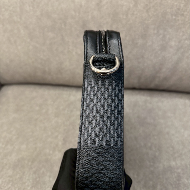 LV棋盤格三合一郵差包-1