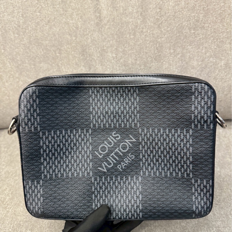 LV棋盤格三合一郵差包-2