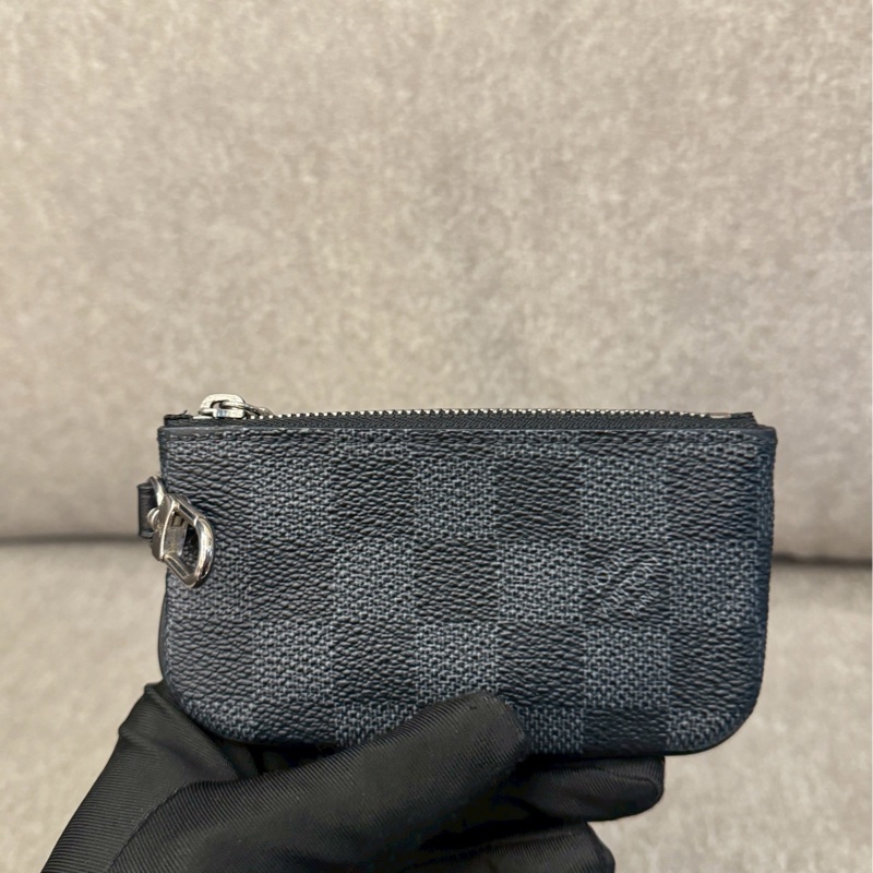 LV棋盤格三合一郵差包-8