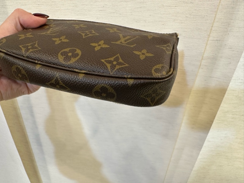 LV 原花金釦一字拉小麻將包-5