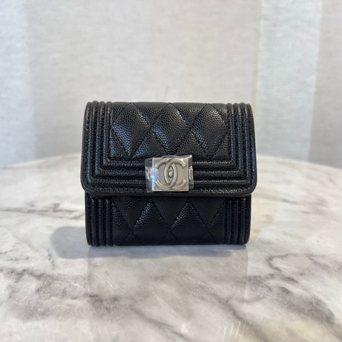 Chanel 黑荔枝霧銀釦Boy下蓋卡包