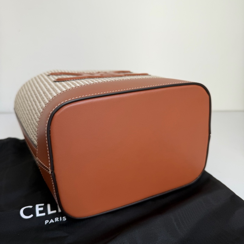 CELINE浮雕水桶包-3