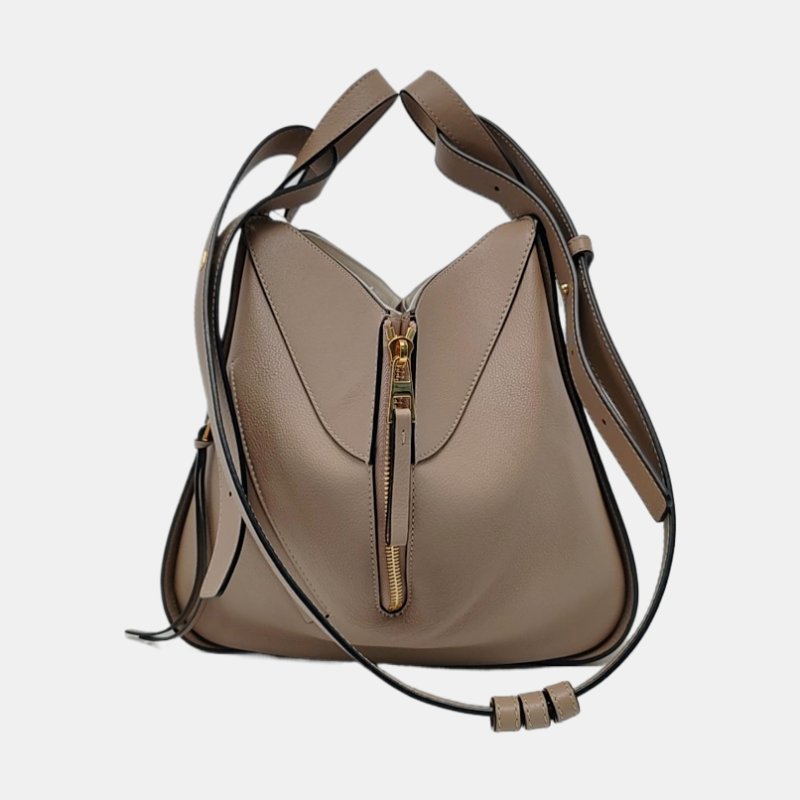 LOEWE Hammock 小號卡其色牛皮壓紋吊床包單肩包金色五金可拆卸肩帶-2