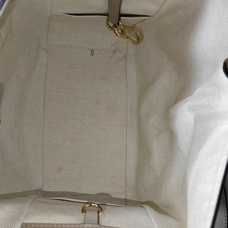 LOEWE Hammock 小號卡其色牛皮壓紋吊床包單肩包金色五金可拆卸肩帶-6