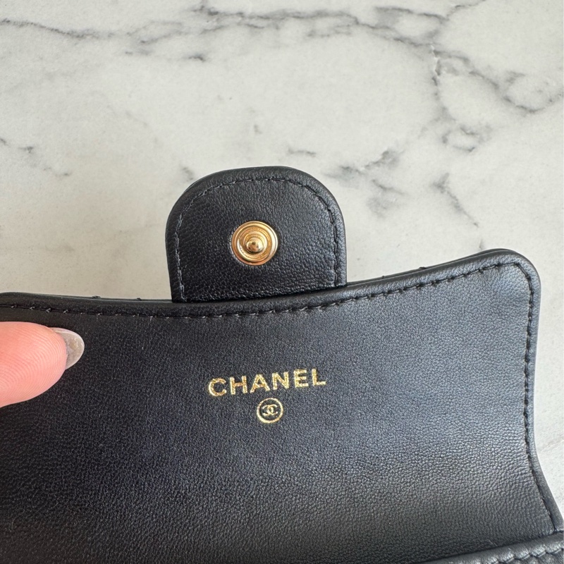 chanel黑菱格金雙C釦式卡片零錢包-15