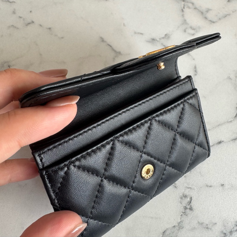 chanel黑菱格金雙C釦式卡片零錢包-17