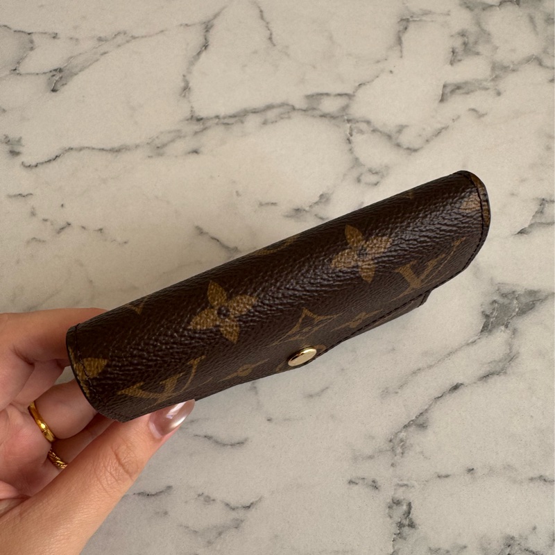 LV花紋內咖三折短夾 經典不敗款-5