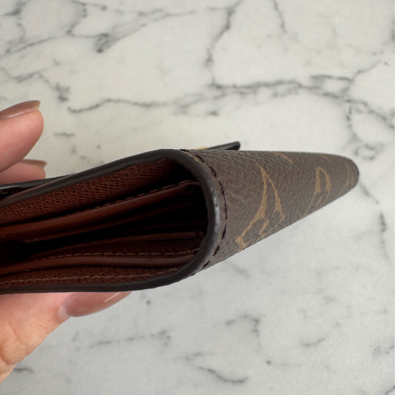 LV花紋內咖三折短夾 經典不敗款-7