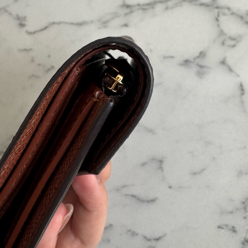 LV花紋內咖三折短夾 經典不敗款-10