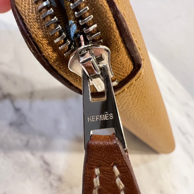 Hermes 餅乾色Epsom銀釦ㄇ拉12卡絲巾長夾-14