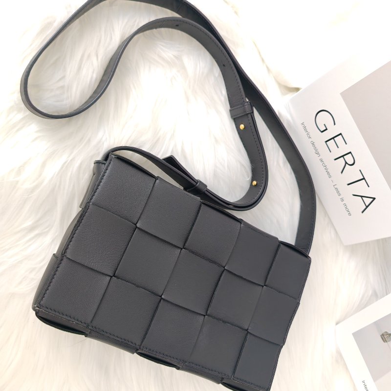 Bottega Veneta Cassette 黑色 編織 羊皮 中號 十五格 編織包-2