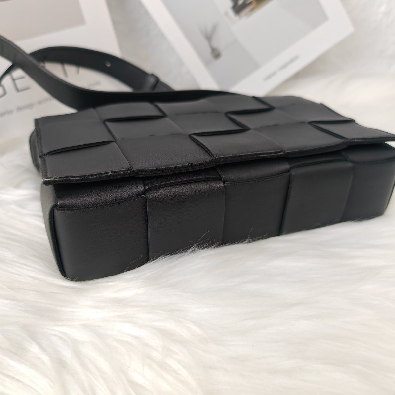 Bottega Veneta Cassette 黑色 編織 羊皮 中號 十五格 編織包-3