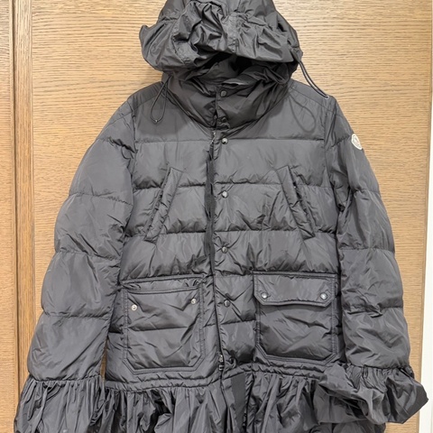 Moncler小裙擺羽絨外套