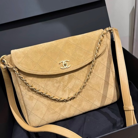 Chanel香奈兒26C春夏限定麂皮小號黃色郵差包