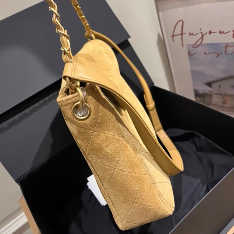 Chanel香奈兒26C春夏限定麂皮小號黃色郵差包-2